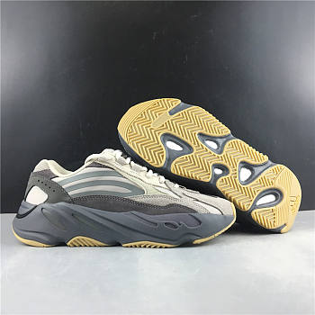 Yeezy Boost 700 VANTA FU6684