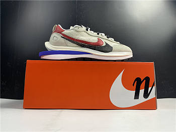 Nike Vaporwaffle sacai Sport Fuchsia Game Royal CV1363-100 