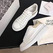 Alexander McQueen Oversized Light Gold 553770WHFBU9075 - 3