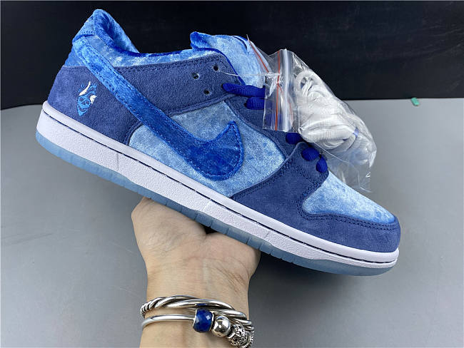 StrangeLove x Nike SB Dunk Low Blue CT2552-400  - 1