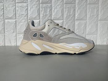 Adidas Yeezy Boost 700 Analog EG7596 