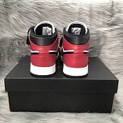 Air Jordan 1 Mid Chicago Toe 554724-069 - 6