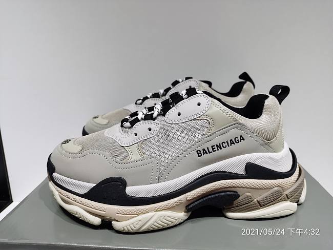 Balenciaga Triples Grey Black White 584088 W09O1 1900 - 1