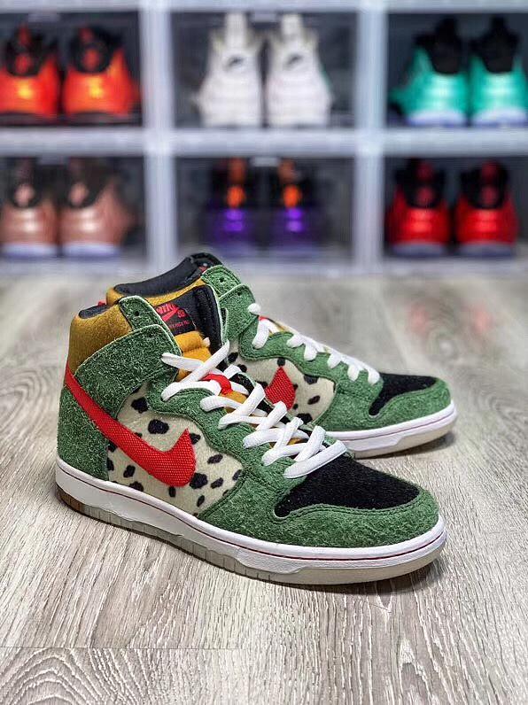 Nike SB Dunk High Dog Walker BQ6827-300 - 1