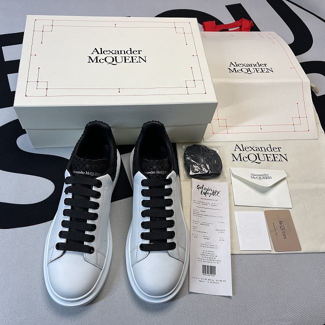 Alexander McQueen Oversized Black White Scales 553680WHTQ81000 - 1