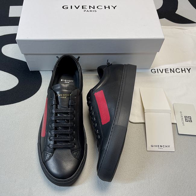 Givenchy Leather Laxtex Band Black Red BH0002H0RX-009 - 1