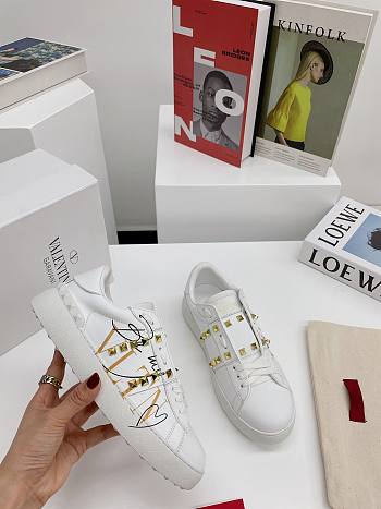 Valentino Garavani Band Leather White  Yellow Spike stud 