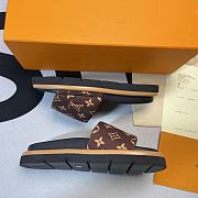 LV Slippers  - 5