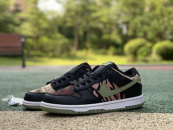 Nike Dunk Low Crazy Camo DH0957-001