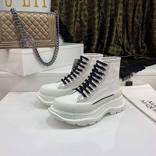 Alexander McQueen Tread Slick Lace Up Boot White - 1