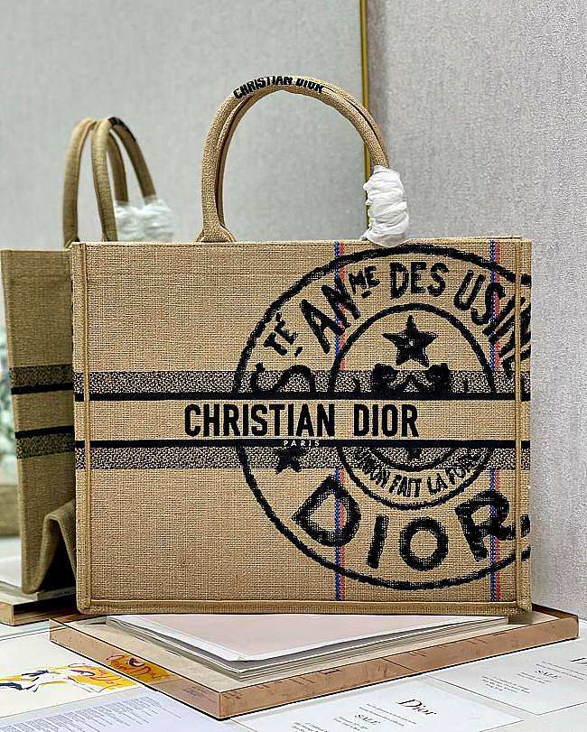 DIOR | Medium Book Tote Beige Jute Canvas Embroidered With Union Motif  - 1