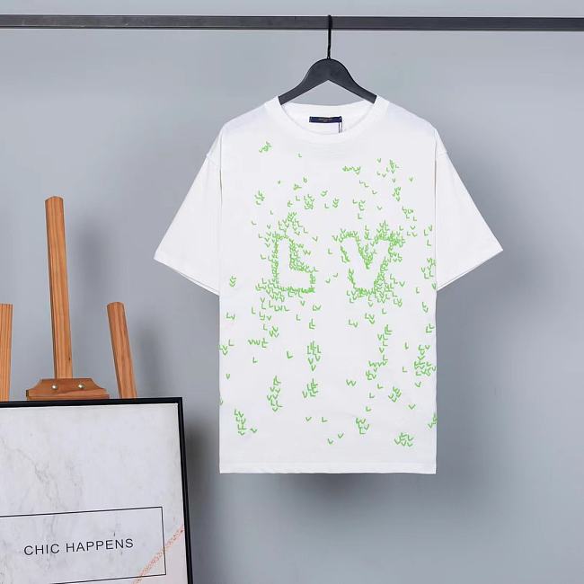 Louis Vuitton Spread Embroidery T-shirt White 1AA808 - 1