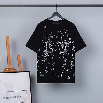 Louis Vuitton Spread Embroidery T-shirt Black 1AA53Y