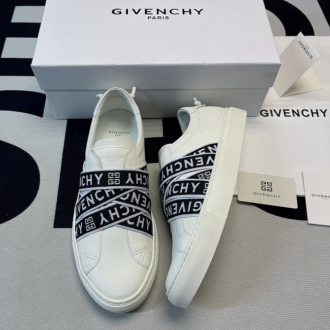 Givenchy Urban Street Low-Top Sneakers  - 1