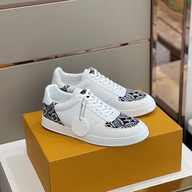 Louis Vuitton Rivoli Sneaker White Logo Black - 1