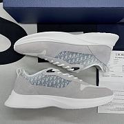 Dior B25 Runner Sneaker White Dior Oblique Canvas and Suede 3SN259YTR_H069 - 4