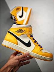 Air Jordan 1 Mid SE Lakers 852542-700 - 4