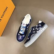 LV Ollie Dark Purple logo white - 2