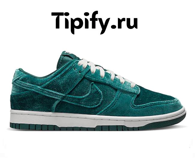 Nike Dunk Low Green Velvet (W) DZ5224-300 - 1