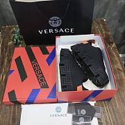 Versace Greca Labyrinth Trainers Black 1003134-1A02500_2B920 - 6