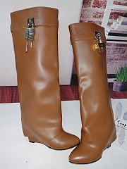 Givenchy Shark Lock boots in leather in Camel BE7021E0YP-913 - 4