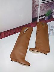 Givenchy Shark Lock boots in leather in Camel BE7021E0YP-913 - 5