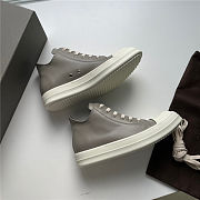 RICK OWENS FW22 STROBE LOW SNEAKS IN DUST AND MILK  - 2