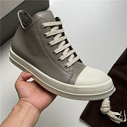 RICK OWENS FW22 STROBE LOW SNEAKS IN DUST AND MILK  - 3