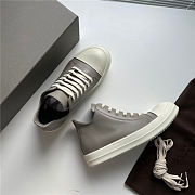 RICK OWENS FW22 STROBE LOW SNEAKS IN DUST AND MILK  - 4