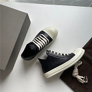 RICK OWENS FW22 STROBE LOW SNEAKS IN BLACK AND WHITE - 4