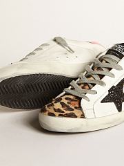 Super-Star sneakers with leopard-print insert, glittery star and orange heel tab - 4