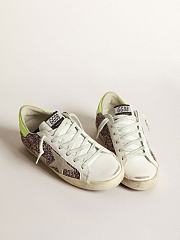 Golden Goose Super-Star sneakers in gray and pink glitter with ice-gray suede star and fluorescent yellow leather - 4