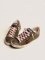 Golden Goose Super-Star sneakers in dark green leather with gold glitter heel tab - 3