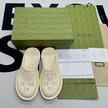 Gucci slip-on sandal White perforated GG rubber 655517 JFB00 9022