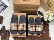 Burberry Rubber Furley Vintage Checked Slides in beige  - 4