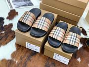 Burberry Rubber Furley Vintage Checked Slides in beige  - 3