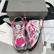 Balenciaga Runner Sneaker in neon pink 677402W3RBN9155 - 3