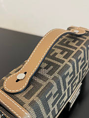 FENDI Baguette Soft Trunk  FEN6SPFBBRWLLLLL00 - 5
