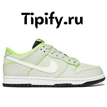 Nike Dunk Low University of Oregon PE (2023)  FQ7260-001