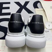 Alexander McQueen Oversized Sneaker 'White Black' 553680 WHGP5 9061 - 3