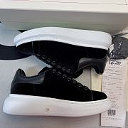 Alexander McQueen Wmns Oversized Sneaker 'Black' 553775 W4FKT 1000 - 5