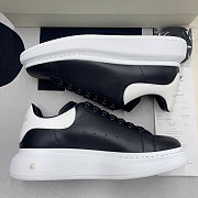 Alexander McQueen Oversized Sneaker 'Black White' 2019 553680 WHGP5 1070 - 4