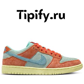 Nike SB Dunk Low 