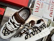 Valentino Garavani VLogo Signature Low Top Sneakers Beige YS0G37IFF - 6