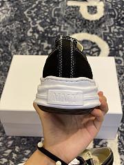 Maison Mihara Yasuhiro Hank Low Top Sneakers Black White A05FW702 - 4