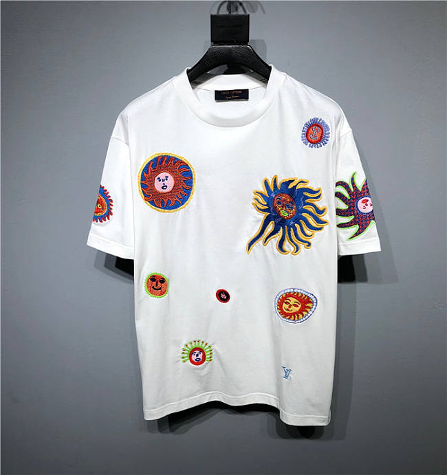 LV x YK Embroidered Faces T-Shirt 1AB6OV - 1