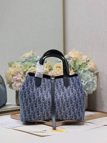 Dior Toujours denim blue handbag Medium size (28.5cm x 21.5cm x 17cm)