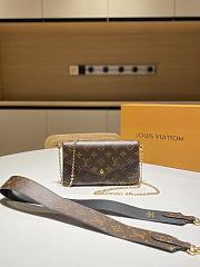 Louis Vuitton FELICIE chain bag 21cm x 12cm x 3 cm - 3