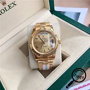 Rolex Day-Date 40mm Yellow Gold Champagne - 1