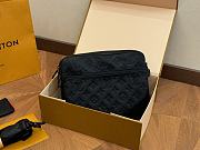 Louis Vuitton Duo Messenger ‘Black’ Bag M69827 25cm x 18.5cm x 7cm  - 3